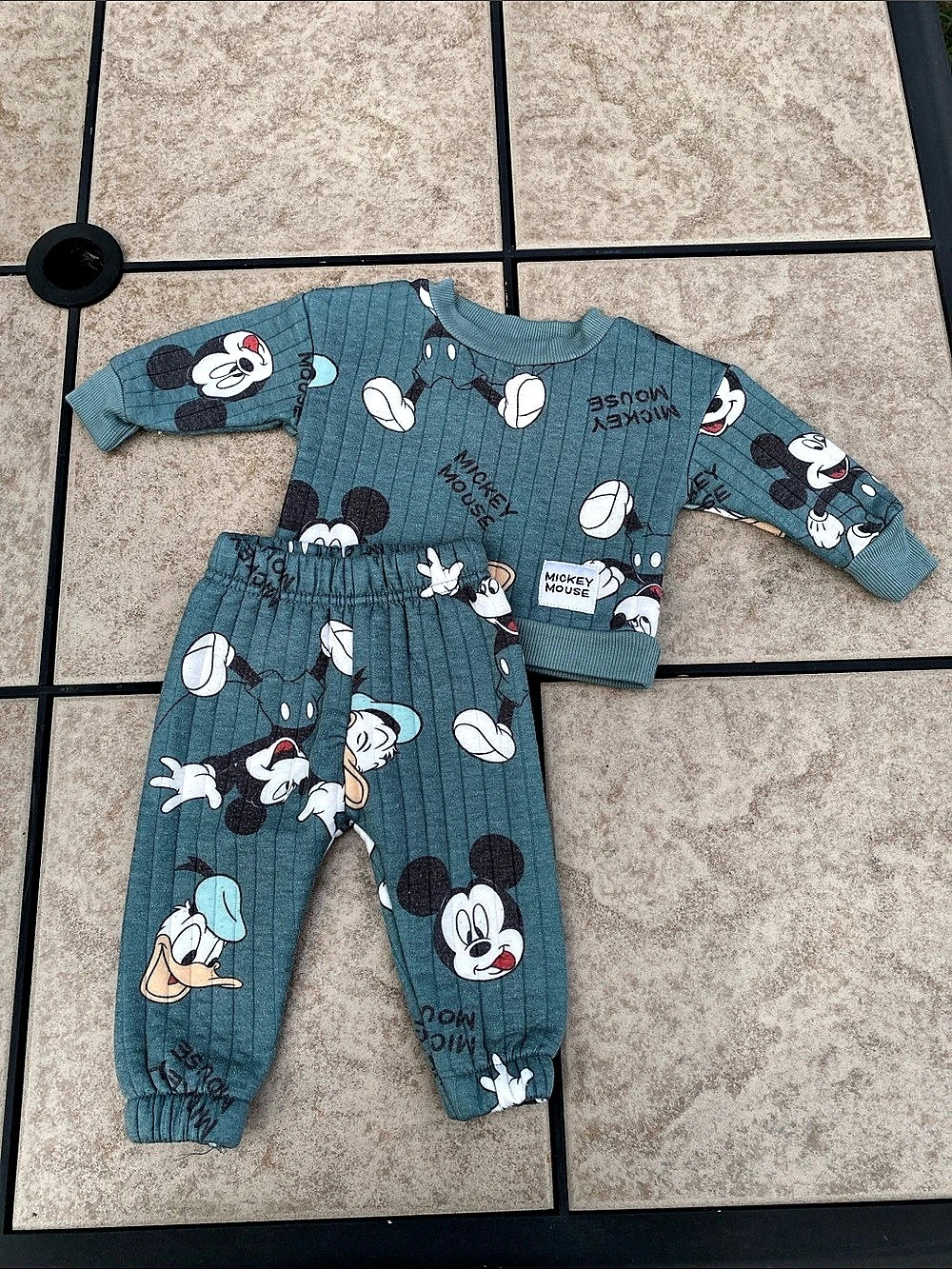 Disney Baby Mickey Mouse 2-Piece Quilted Sweatshirt and Pants Set 3-6M